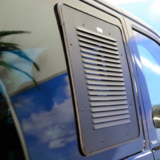 Lüftungsgitter Premium Schiebefenster BEIFAHRERSEITE für VW T6.1 full