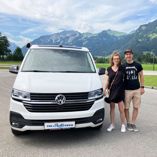 🚐✨ Camperabholung ✨🚐⁠
⁠
Wir durften unseren Kunden Julia, Karsten, Andreas und Franz ihr neues Traumfahrzeug übergeben. 😍 Habt viele unvergessliche Abenteuer, tolle Urlaube und immer eine sichere Fahrt! 🤗⁠
⁠
#auslieferung #thebullishow #reutte #vwbus #vwcamper⁠