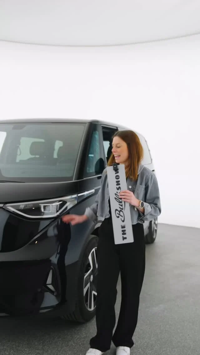Zurück in die Zukunft – der ID. Buzz GTX ist da! ⚡🚐

Retro-Style trifft Elektro-Power: der sportlichste ID. Buzz aller Zeiten bringt Allradantrieb, 340 PS und jede Menge Fahrspaß! Nachhaltig, schnell und einfach Kult. Bereit für die neue Generation Bulli? 🌱⚡ 
 
#IDBuzzGTX #ElektroVan #VWPower #Shorts #thebullishow