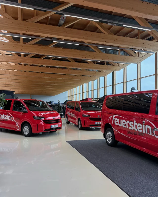Ein riesiges Dankeschön an Busreisen Feuerstein für die jahrelange Zusammenarbeit und das Vertrauen, das ihr in uns setzt! 💙⁠
⁠
Die neuen Fahrzeuge sind startklar für die Sommersaison. 🚗💨⁠
⁠
Auf viele weitere gemeinsame Kilometer! 👊⁠
⁠
#thebullishow #auslieferung⁠